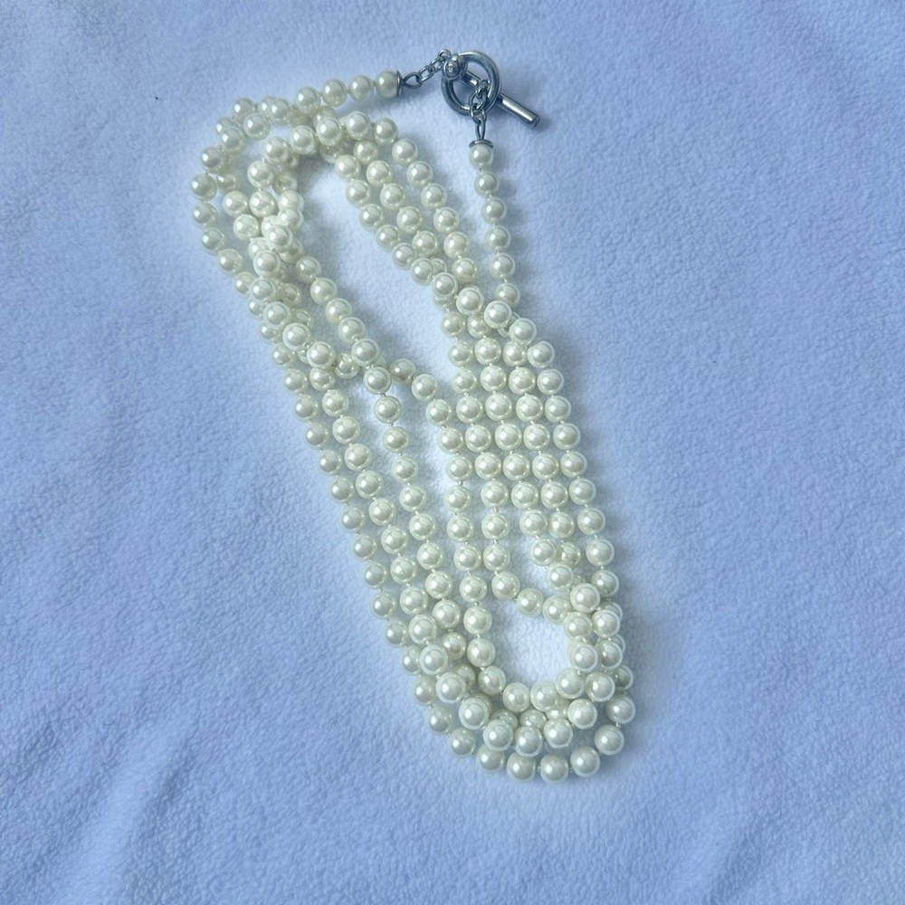 Henri Bendel Classic White Pearl Necklace